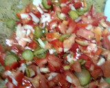Foto del paso 2 de la receta: Ensalada criolla con pepinillos..