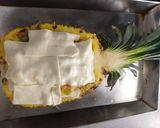 Foto del paso 3 de la receta: Piña rellena de mariscos