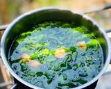 Hình bước làm 3 của món Canh Rau Nấu Tôm Cho Bé