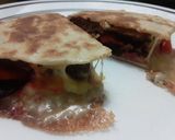 Foto del paso 8 de la receta: 🌮🌯Rapidita o Wrap con hamburguesa de Atún, remolachas y zanahorias salteadas tocineta y queso!!!