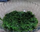 A picture of step 2 of Dhaniya Chutney.