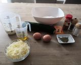 Une image de l'étape 1 de Muffins courgette mozzarella.