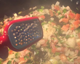 Foto del paso 3 de la receta: Palo e Pique a lo venezolano 😋 o arroz con frijoles
