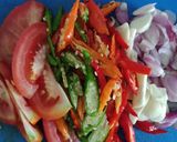 Foto langkah ke 3 dari resep Tumis pedas cumi asin.
