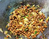 ছোলা পেঁয়াজের মিশ্রণ (chola peyajer misran recipe in Bengali) রেসিপির ধাপ 2 ছবি