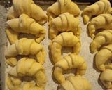 Foto del paso 6 de la receta: Medialunas de manteca
