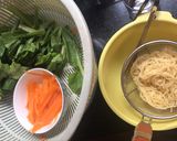 Hình bước làm 1 của món Mì xào bầu dục