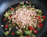 Foto del paso 4 de la receta: Berenjena rellena con verduras y soja