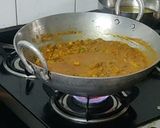 A picture of step 4 of Jain Pav bhaji sizzlar.