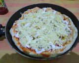 Foto langkah ke 6 dari resep Pizza Teflon Sederhana.