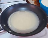 A picture of step 2 of Indonesian Risoles.