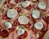Foto del paso 2 de la receta: Pizza de ibéricos con higos frescos