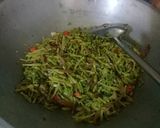 Foto langkah ke 10 dari resep Oseng bunga pepaya.