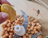 Foto del paso 2 de la receta: Hummus de garbanzos de lata con cebolla caramelizada sin azúcar 🧅🧅