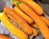 Hình bước làm 1 của món 🌱 Bí Ngòi Vàng Xào Tỏi (Vegan)