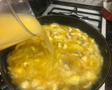 Foto del paso 5 de la receta: Salmón en salsa de cava con alcachofa y champiñones