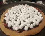 A picture of step 10 of S'mores Pizza.