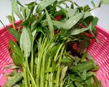 Foto langkah ke 4 dari resep Cah Kangkung Cumi Jamur Baso ❣️.