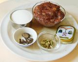 A picture of step 2 of Fig Almond Halwa.