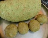 A picture of step 3 of Palak Puri.