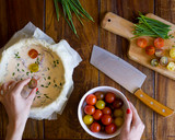 Foto del paso 6 de la receta: Tartaleta crujiente de queso y tomatitos de colores