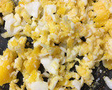 Foto del paso 4 de la receta: Tacos de huevo con queso panela entomatado