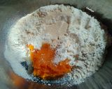 Foto langkah ke 1 dari resep Pizza Labu Kuning Topping Worcis (wortel buncis).