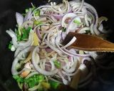 Foto del paso 7 de la receta: Pollo en salsa reducida de sofrito con limón encurtido