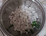 A picture of step 1 of Egg bhurji.