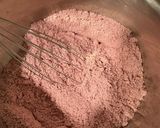 Foto del paso 3 de la receta: Muffins red velvet de arándanos sin gluten