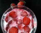 A picture of step 10 of Strawberry pretzel salad.