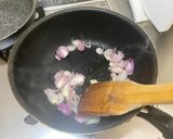 A picture of step 2 of Thai Sour Vegetables Curry 🍛.