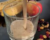 A picture of step 3 of Apple Banana with Dried fruits Smoothie.