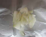 Foto del paso 1 de la receta: Rape con verduras y botones de rovellons en papillote