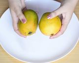 A picture of step 1 of Mango Mastani.