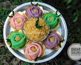 Foto langkah ke 6 dari resep Dadar Gulung Mawar isi Unti Kelapa + tutor mawar.