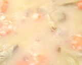 Foto del paso 7 de la receta: Guiso de alcachofas al jerez, con langostinos y tacos de jamón