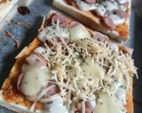 Foto langkah ke 6 dari resep Pizza Roti Tawar.