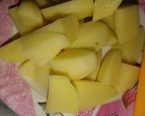 A picture of step 3 of Aloo Qeema 🍛.