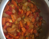 Foto del paso 1 de la receta: Pollo con especias y frutos secos