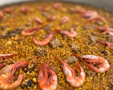 Foto del paso 6 de la receta: Arroz con sepia, atún y gambitas