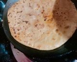 A picture of step 3 of Aloo paratha.