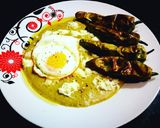 Foto del paso 8 de la receta: Huevo frito y mini pimientos sobre puré de brócoli