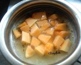 A picture of step 3 of Muskmelon curry.