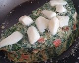 Foto del paso 3 de la receta: Tortilla de espinacas al estilo omelette🥬🍽🤭