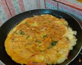 Foto langkah ke 2 dari resep Telor dadar sayur.