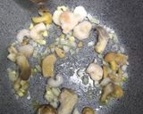Foto del paso 1 de la receta: Arroz con setas y Gambas