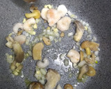 Foto del paso 1 de la receta: Arroz con setas y Gambas