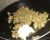 A picture of step 2 of Vegetables chicken samosy.