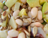 Foto del paso 4 de la receta: Ensalada de judías blancas con vinagreta de cebollino y limón 🍋🍋🥑